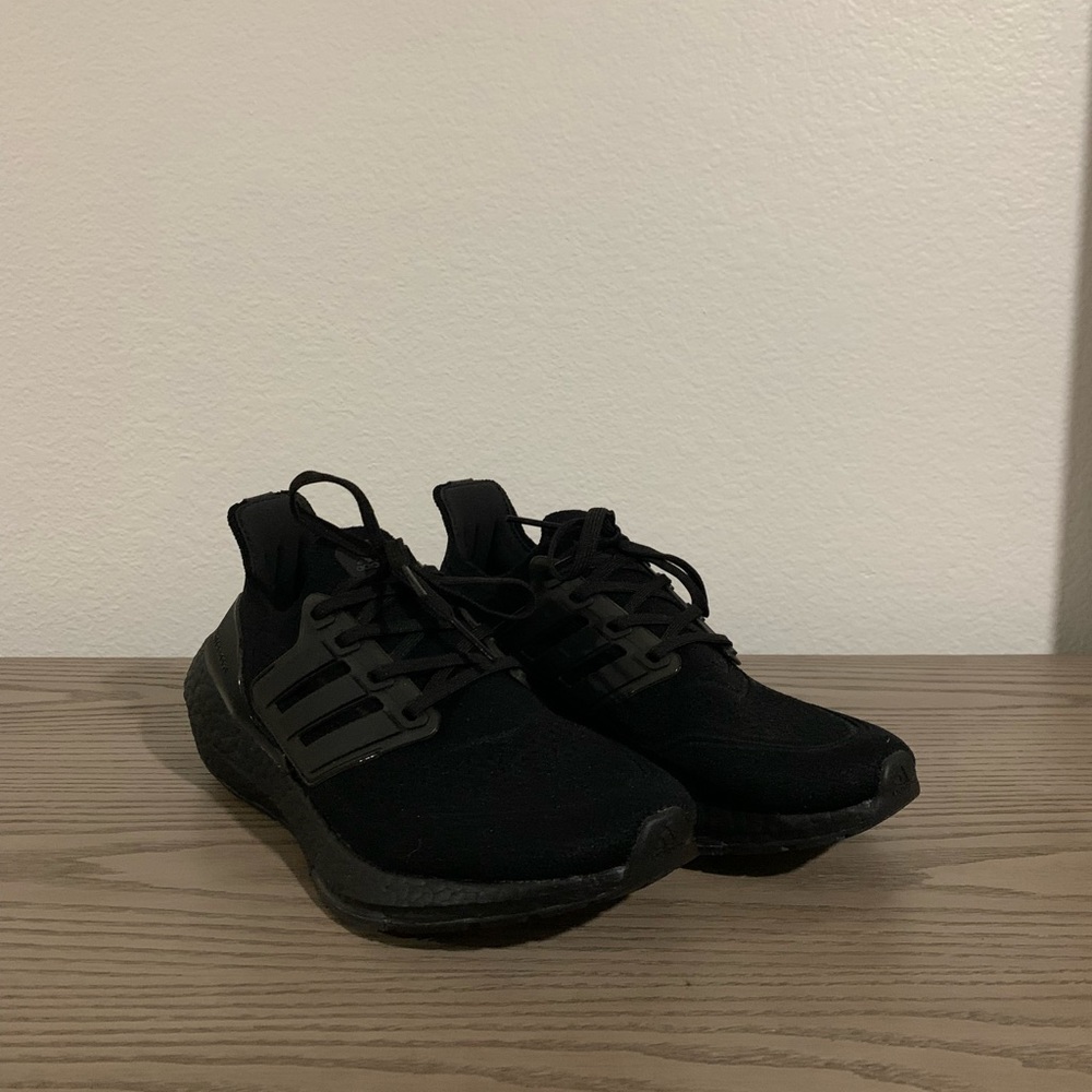 ULTRABOOST. NWOT.